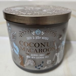 B&BW Coconut Macaroon 3 wick candle